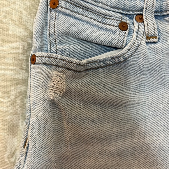 Madewell Mid-Rise Classic Straight Jeans, Wellingford Wash: Knee-Rip Edition, 25 - Picture 11 of 17